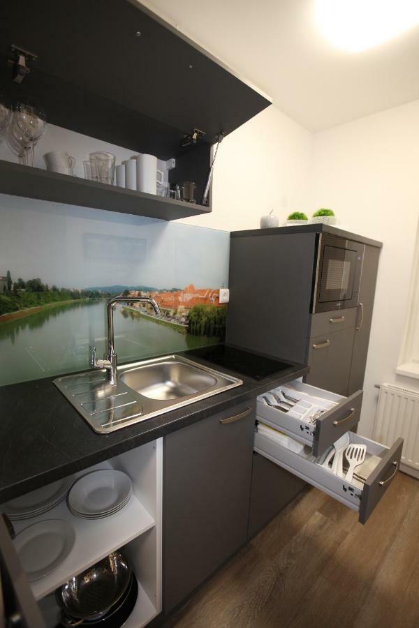 Elegant central Apt Maribor w/Parking Extérieur photo